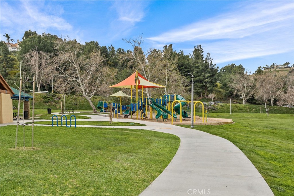 https://media.crmls.org/medias/d364a6c5-0d62-46af-9796-80b4e18cfb41.jpg?preset=X-Large