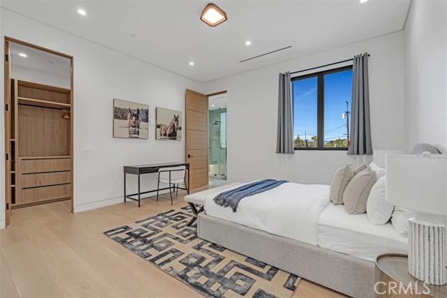 Detail Gallery Image 40 of 50 For 13016 Chandler, Sherman Oaks,  CA 91401 - 6 Beds | 6/1 Baths