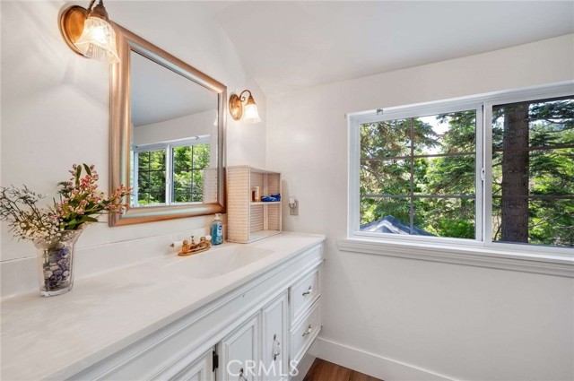 Detail Gallery Image 20 of 42 For 395 Primrose Cir #1-2,  Lake Arrowhead,  CA 92352 - 4 Beds | 3 Baths