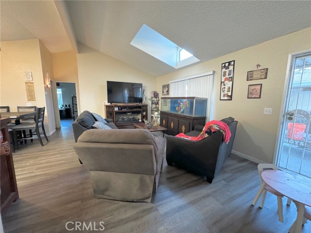 Detail Gallery Image 15 of 32 For 4901 Green River Rd #50,  Corona,  CA 92878 - 3 Beds | 2 Baths