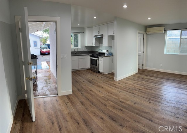 Detail Gallery Image 12 of 44 For 13105 Desmond, Pacoima,  CA 91331 - 5 Beds | 2 Baths