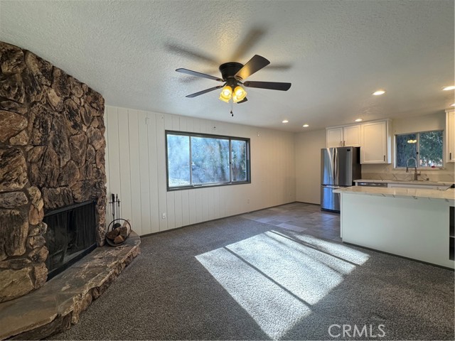 Detail Gallery Image 3 of 16 For 22925 Redwood Way, Crestline,  CA 92325 - 2 Beds | 1 Baths