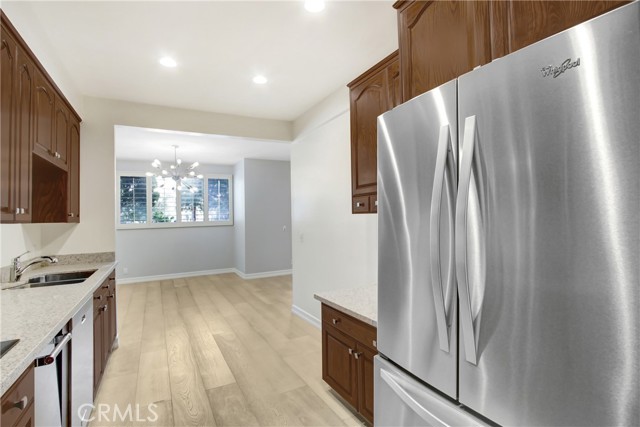 Detail Gallery Image 13 of 44 For 4949 Genesta Ave #104,  Encino,  CA 91316 - 2 Beds | 2 Baths