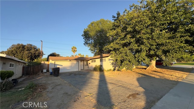 4065 Madrona Road, Riverside CA: https://media.crmls.org/medias/d367d829-c804-4af6-9db1-3534c7925660.jpg