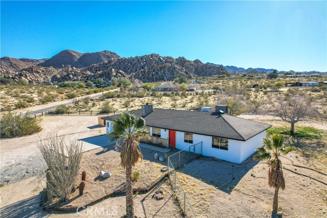 Detail Gallery Image 2 of 57 For 6992 Sierra Ave, Joshua Tree,  CA 92252 - 3 Beds | 2 Baths