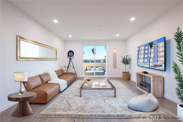 Detail Gallery Image 2 of 10 For 14606 Sylvan St #206,  Van Nuys,  CA 91411 - 2 Beds | 2 Baths