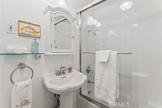 Detail Gallery Image 31 of 72 For 197 Massive Rd, Lake Arrowhead,  CA 92317 - 4 Beds | 3/1 Baths