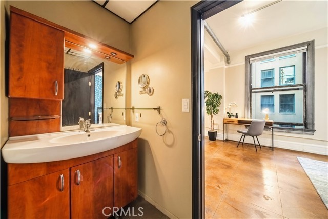 Detail Gallery Image 15 of 31 For 108 W 2nd St #410,  Los Angeles,  CA 90012 - 1 Beds | 1 Baths