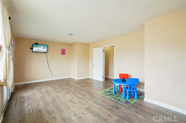 Detail Gallery Image 10 of 23 For 1069 N Darfield Ave, Covina,  CA 91724 - 4 Beds | 2/1 Baths