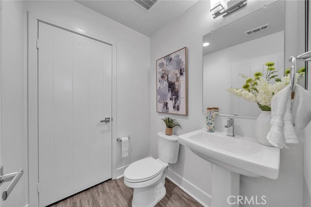 Detail Gallery Image 38 of 59 For 687 Doheny, Costa Mesa,  CA 92627 - 2 Beds | 2/2 Baths