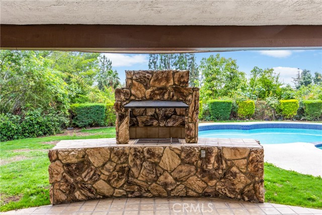 668 E Sunset N Drive, Redlands CA: https://media.crmls.org/medias/d3693468-7210-4540-a19d-8deb161dcaf1.jpg