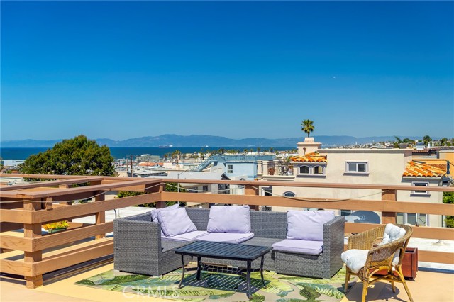 Detail Gallery Image 42 of 55 For 600 Monterey Bld #8,  Hermosa Beach,  CA 90254 - 2 Beds | 2 Baths