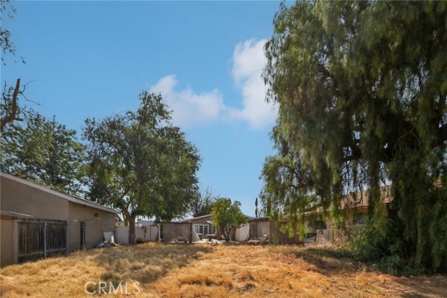 8040 Troost Avenue, North Hollywood CA: https://media.crmls.org/medias/d369f8a1-3545-4b1f-b546-412f1e4a9e60.jpg