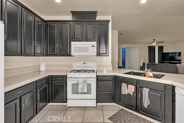 Detail Gallery Image 18 of 33 For 6681 Meadowlark Ave, Winton,  CA 95388 - 4 Beds | 3/1 Baths