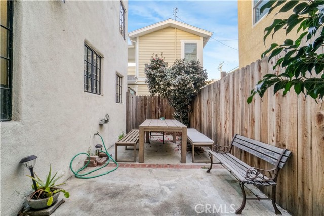 102 Bonito Avenue, Long Beach CA: https://media.crmls.org/medias/d36a4b9d-f7ed-45e1-a2d4-d51983c9dd97.jpg