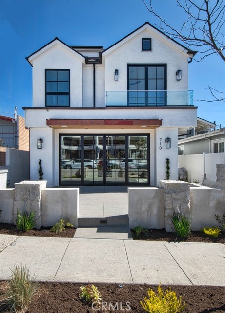 Detail Gallery Image 2 of 23 For 710 Avocado Ave a,  Corona Del Mar,  CA 92625 - 3 Beds | 3/1 Baths