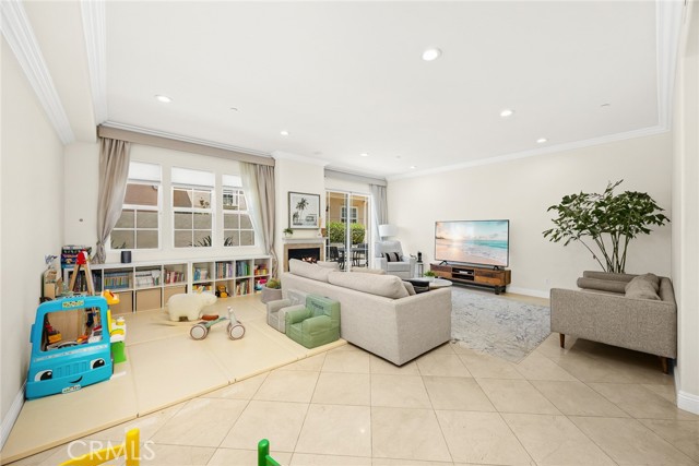 2745 Montrose Avenue, Montrose CA: https://media.crmls.org/medias/d36af98d-1ac6-43a7-877e-608b44a0c5bd.jpg