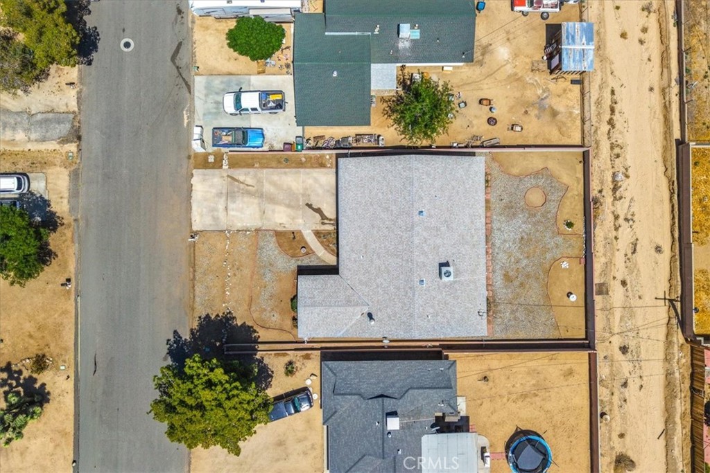 https://media.crmls.org/medias/d36afa45-c3f5-431f-8eec-df27f04f25aa.jpg?preset=X-Large