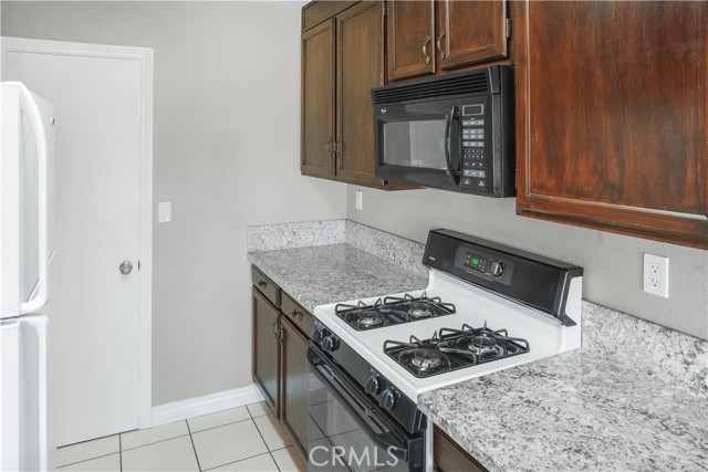 Detail Gallery Image 11 of 33 For 27535 Lakeview Dr #37,  Helendale,  CA 92342 - 2 Beds | 2 Baths