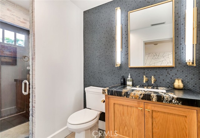 Detail Gallery Image 16 of 23 For 2622 Crestview Dr, Newport Beach,  CA 92663 - 3 Beds | 3 Baths