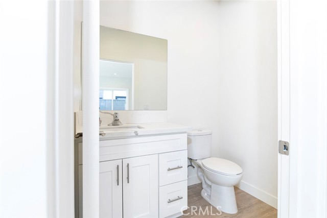 Detail Gallery Image 17 of 35 For 10630 Langmuir Ave, Sunland,  CA 91040 - 3 Beds | 2/1 Baths