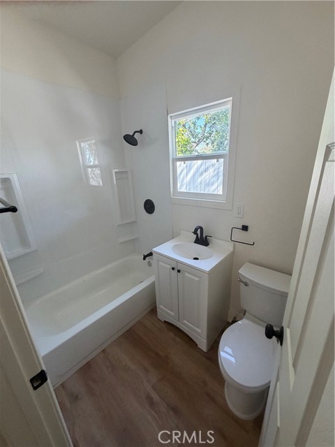 17468 Grevillea Street, Fontana CA: https://media.crmls.org/medias/d36c9a68-e4c5-43a0-b183-775a6daba862.jpg