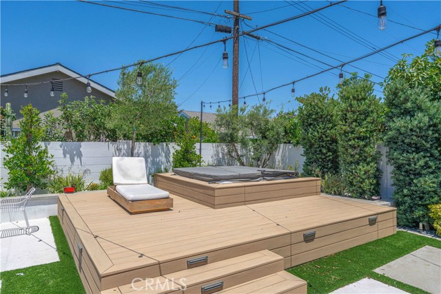 5841 Raphael Drive, Huntington Beach CA: https://media.crmls.org/medias/d36d1af4-803b-4be7-b950-9e2359409926.jpg