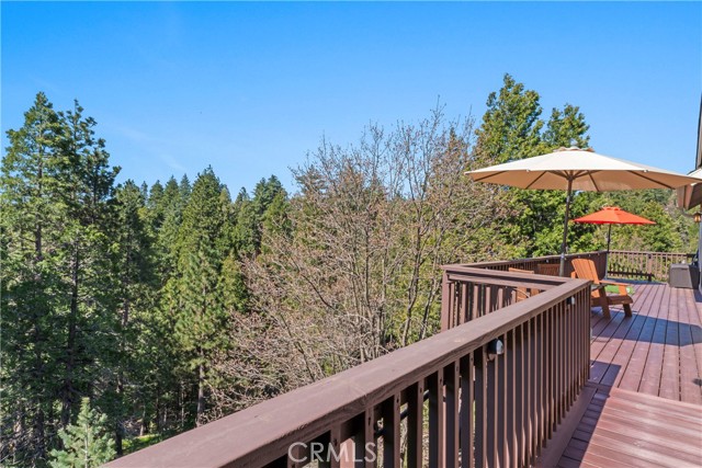 Detail Gallery Image 6 of 60 For 183 Chipmunk Dr, Lake Arrowhead,  CA 92391 - 6 Beds | 5/1 Baths