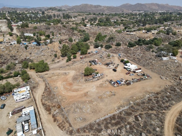 22100 John Street, Perris CA: https://media.crmls.org/medias/d36d8d4c-80d3-42cc-958b-98b997c4f007.jpg