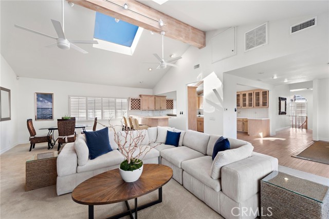 Detail Gallery Image 3 of 28 For 322 Jasmine Ave, Corona Del Mar,  CA 92625 - 4 Beds | 2 Baths