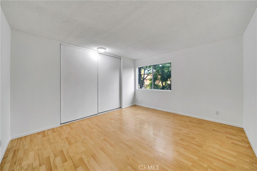 https://media.crmls.org/medias/d36dfc5c-9dac-4dd8-8de0-68aa27758116.jpg?preset=X-Large