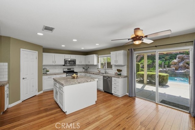 Detail Gallery Image 16 of 60 For 12375 Brianwood, Riverside,  CA 92503 - 4 Beds | 2/1 Baths