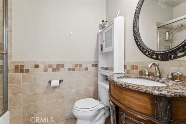 Detail Gallery Image 23 of 39 For 22711 Collins St, Woodland Hills,  CA 91367 - 4 Beds | 3/1 Baths