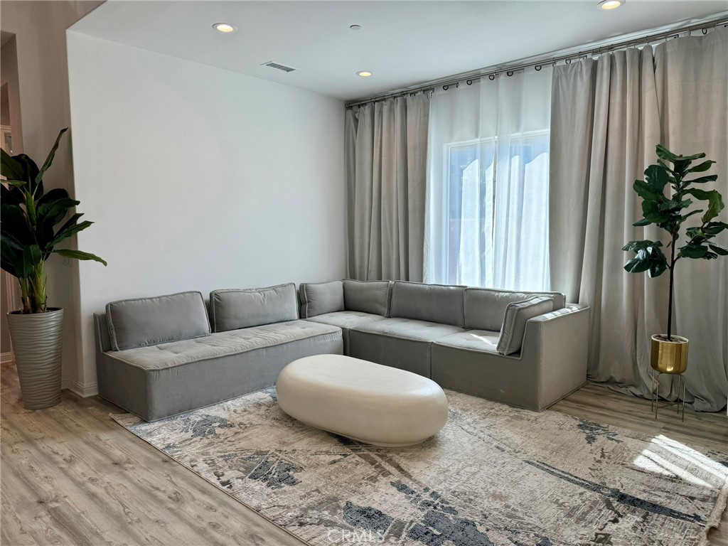 MLS #SR25228099 image #2