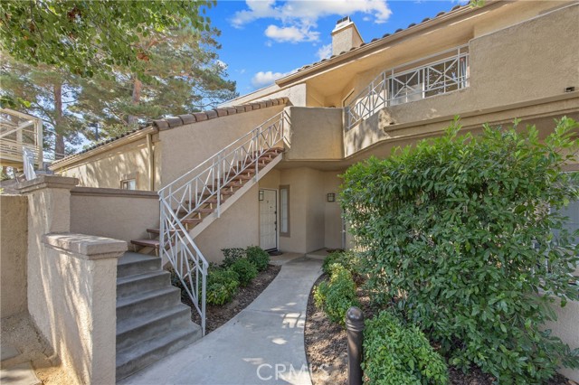 Detail Gallery Image 1 of 35 For 23933 Del Monte Dr #19,  Valencia,  CA 91355 - 2 Beds | 2 Baths