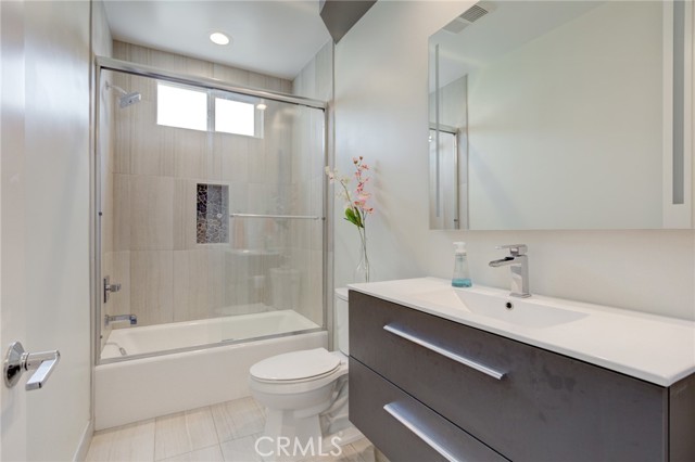 2520 Nelson Avenue, Redondo Beach, California 90278, 4 Bedrooms Bedrooms, ,3 BathroomsBathrooms,Residential,Sold,Nelson,PV21155781