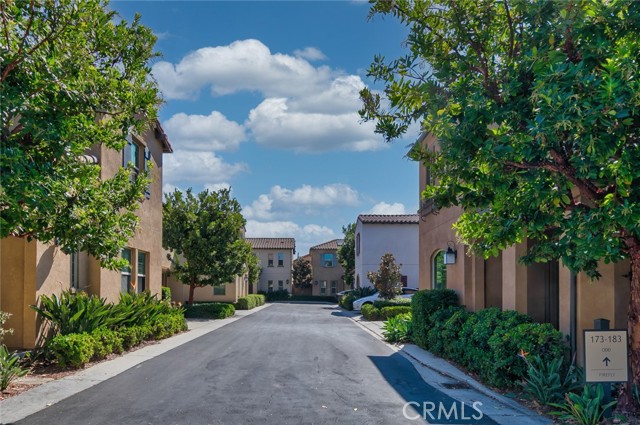 Detail Gallery Image 6 of 22 For 177 Firefly, Irvine,  CA 92618 - 5 Beds | 3 Baths