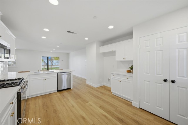 Detail Gallery Image 9 of 54 For 3418 Presidio, Perris,  CA 92570 - 4 Beds | 2/1 Baths