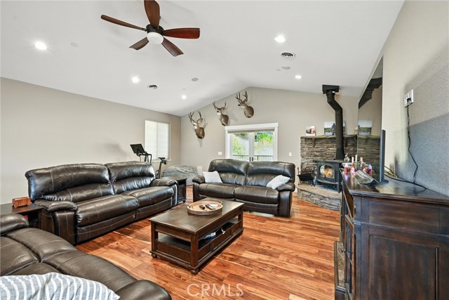 Detail Gallery Image 9 of 24 For 9482 Hoberg Dr, Cobb,  CA 95426 - 3 Beds | 2 Baths