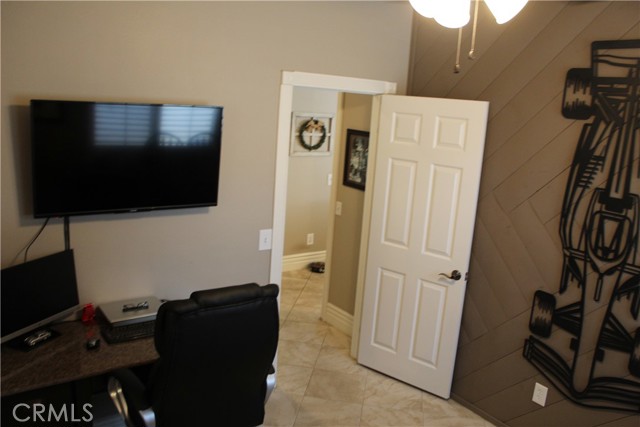 1338 Coral Gables Circle, Corona CA: https://media.crmls.org/medias/d372bdc5-8388-48f4-a7d0-21e9421b3737.jpg