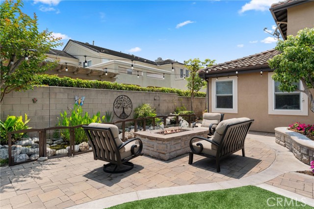 18912 Rockinghorse Lane, Huntington Beach CA: https://media.crmls.org/medias/d3731f02-a64e-46eb-abfe-5d61d5769f1b.jpg