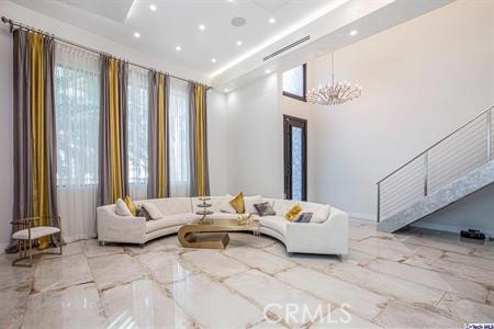10418 Rubio Avenue, Granada Hills CA: https://media.crmls.org/medias/d373c673-67b9-43ae-a6ae-ce0b148ba5c6.jpg