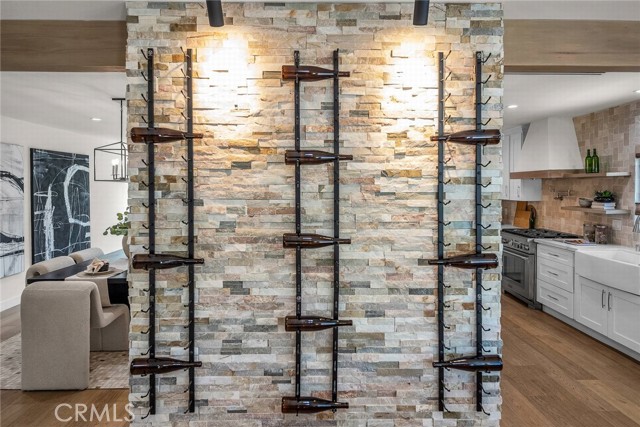Detail Gallery Image 10 of 49 For 5110 Greenbush Ave, Sherman Oaks,  CA 91423 - 6 Beds | 6 Baths