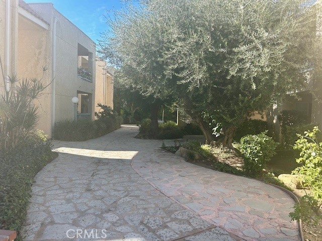 Detail Gallery Image 3 of 20 For 18307 Burbank, Tarzana,  CA 91356 - 1 Beds | 1 Baths