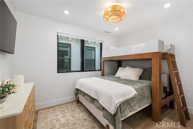 Detail Gallery Image 31 of 38 For 128 39th, Newport Beach,  CA 92663 - – Beds | – Baths