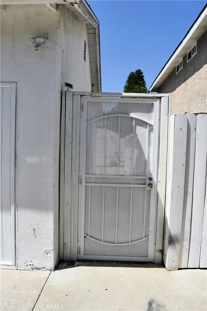 https://media.crmls.org/medias/d3749d31-8bb0-4e59-9b29-5c7137fa6ba1.jpg?preset=X-Large