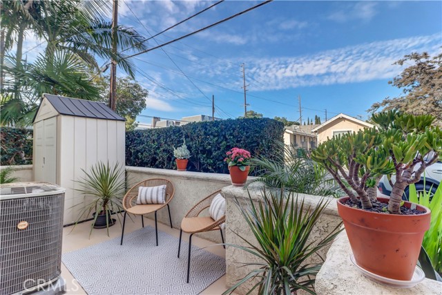 Detail Gallery Image 33 of 44 For 3605 E Anaheim St #102,  Long Beach,  CA 90804 - 2 Beds | 2 Baths