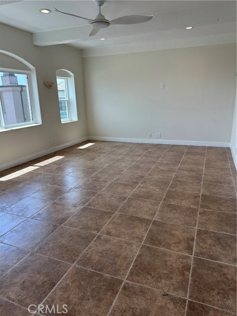 Detail Gallery Image 3 of 7 For 3309 Highland Ave., Manhattan Beach,  CA 90266 - 2 Beds | 1 Baths