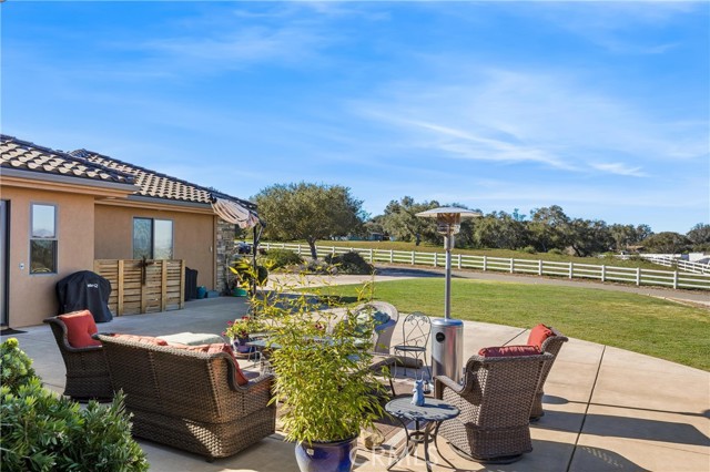 325 Red Oak Way, Arroyo Grande CA: https://media.crmls.org/medias/d3766b82-4102-401b-9ddb-6e419f2c39e2.jpg