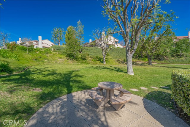 Detail Gallery Image 34 of 42 For 19210 Lahey St #2,  Porter Ranch,  CA 91326 - 3 Beds | 2/1 Baths